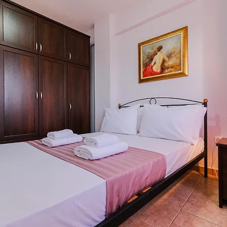 2-bdrm Maisonette In Short Walk To * Nikiti (Sithonia)