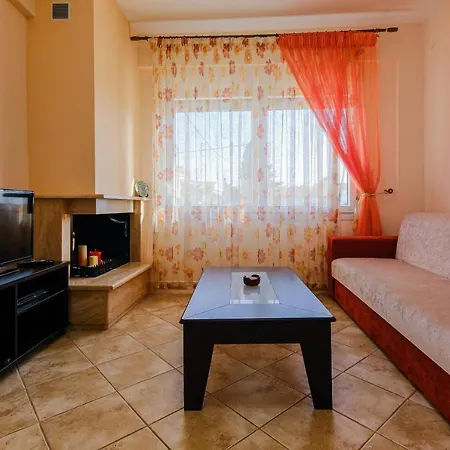 Daire 2-bdrm Maisonette In Short Walk To