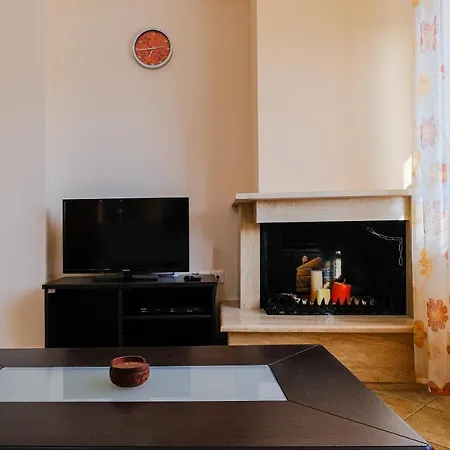 2-bdrm Maisonette In Short Walk To Daire *